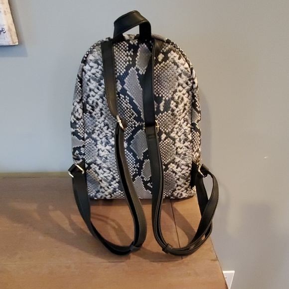 Snakeskin small backpack - Picture 2 of 3